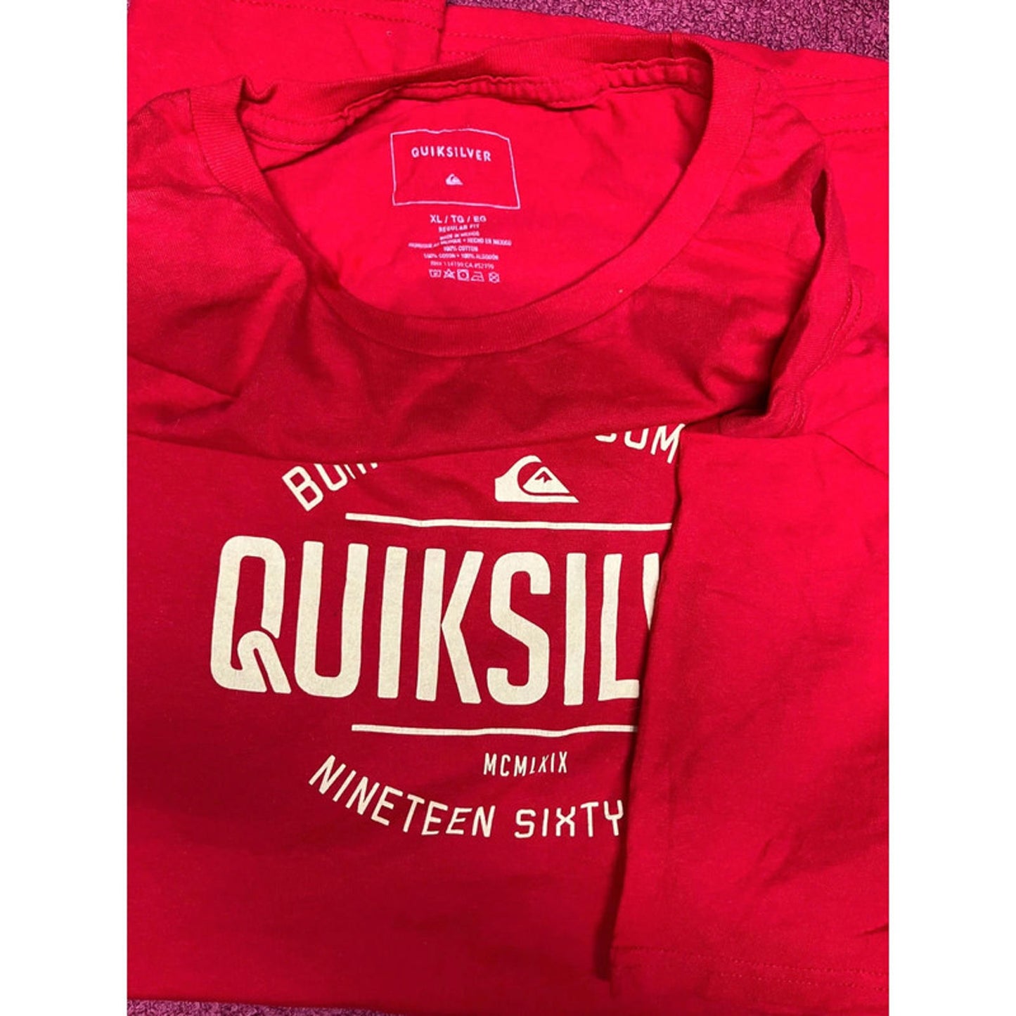 Quiksilver Red Graphic Logo T-Shirt – Size XL