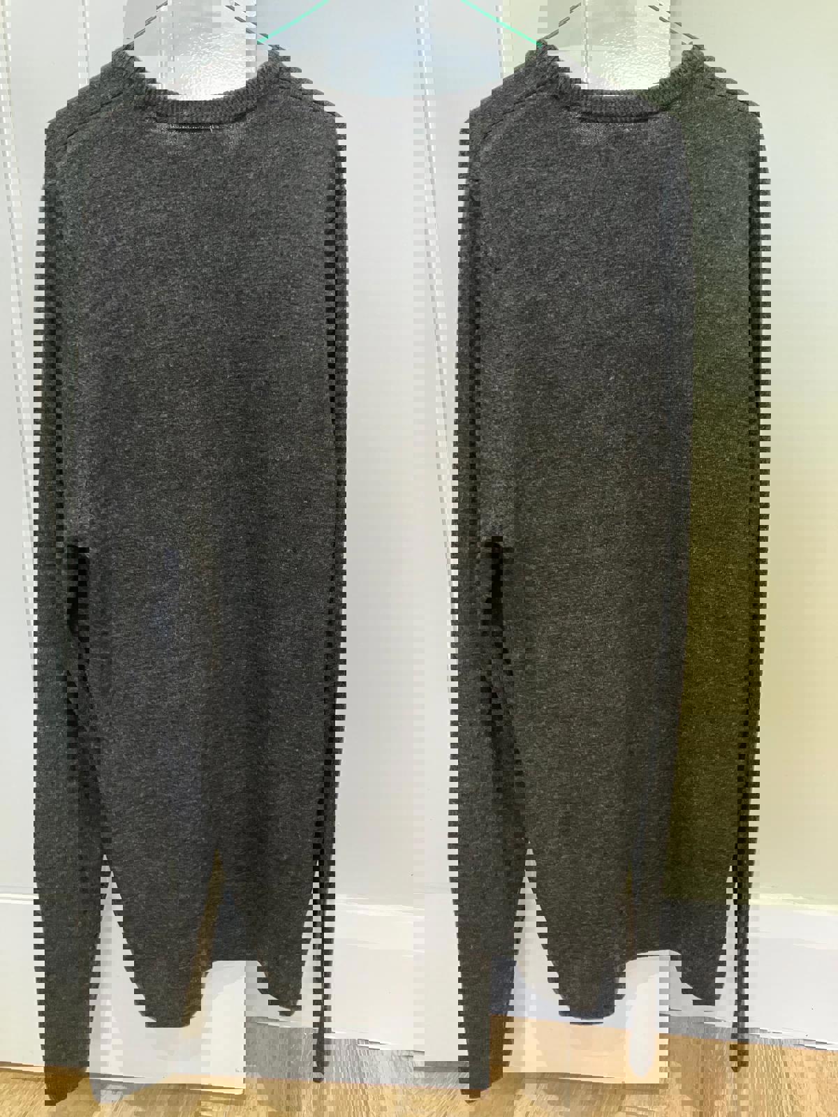 Classic Men's Gray Crew Neck Sweater - Medium