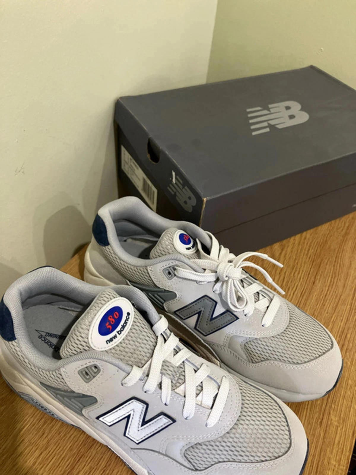 New Balance Men's 580 Grey and White Sneakers
