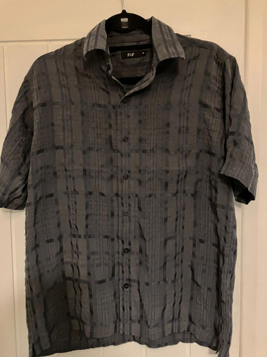 Men's Short Sleeve Button-Up Shirt - Size S