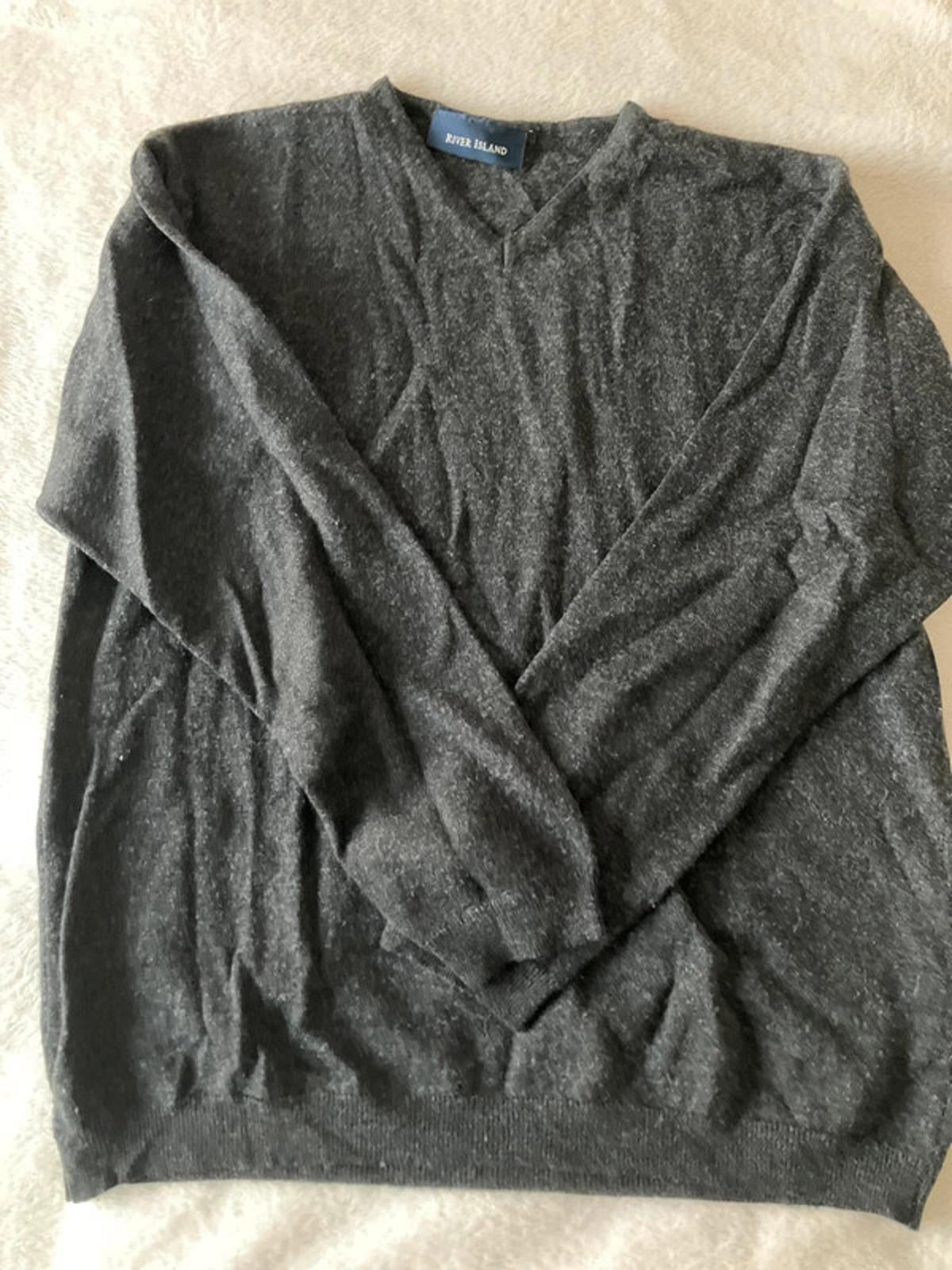 River Island Men's Dark Grey V-Neck Sweater
